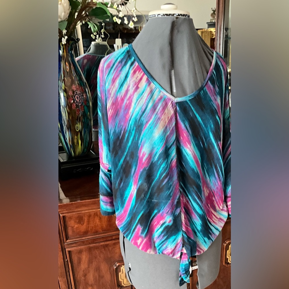 Tie-Front Abstract Print V-Neck Women’s Top in Teal & Magenta